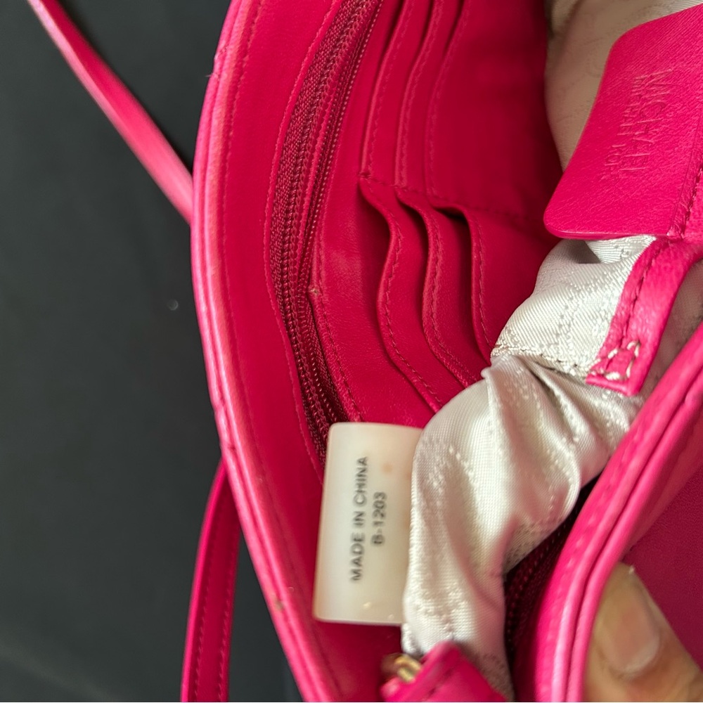 Michael Kors pink B1203 shoulder bag. - Picture 14 of 14